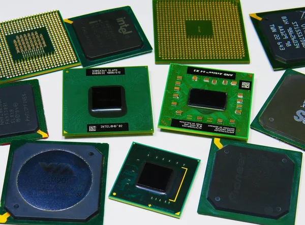 Primer Plano Los Circuitos Eléctricos Integrados Chip Verde — Foto de Stock