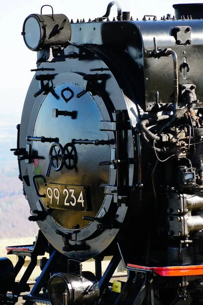 Het Vooraanzicht Van Een Oude Rode Zwarte Locomotief Trein — Stockfoto