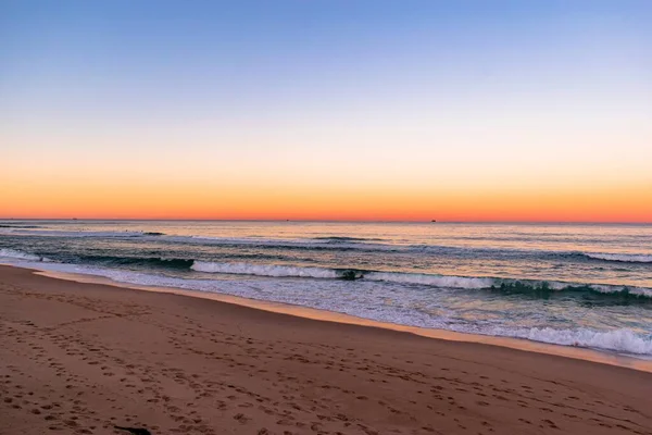 ビーチでの素晴らしい夕日の景色 — ストック写真