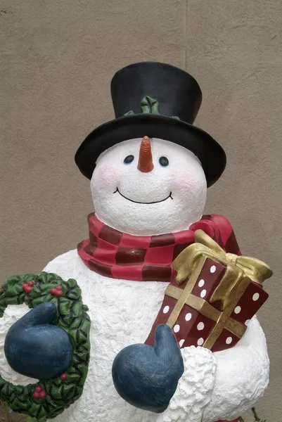 Eine Vertikale Nahaufnahme Einer Schneemannstatue Bei Einer Urlaubsvorstellung Missouri — Stockfoto