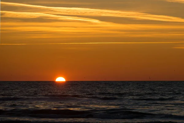 Красивый Пейзаж Заката Над Морем Идеально Подходит Фона — стоковое фото