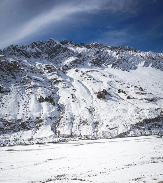 Горы Покрыты Снегом Голубым Небом Заднем Плане Долине Спити — стоковое фото