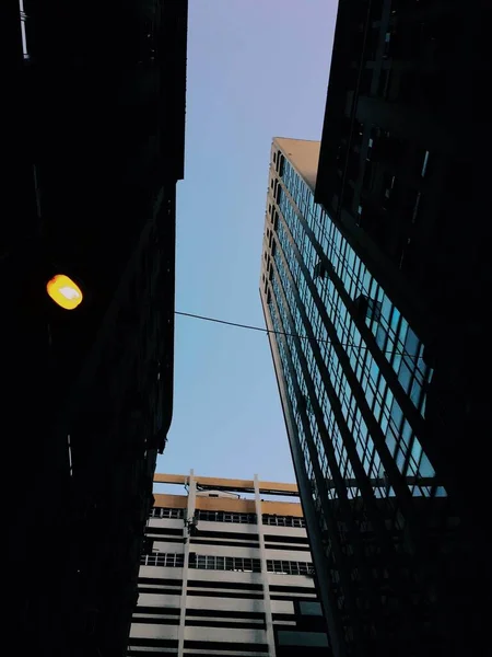 Paysage Urbain Hauts Bâtiments Modernes Vus Dans Ombre — Photo