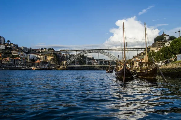 Una Hermosa Vista Los Barcos Río Duero Con Puente Dom — Foto de Stock