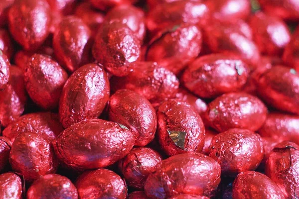 Gros Plan Des Œufs Pâques Chocolat Emballés Dans Papier Aluminium — Photo