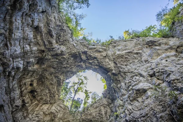 슬로베니아의 라코프 구멍을 바위가 — 스톡 사진