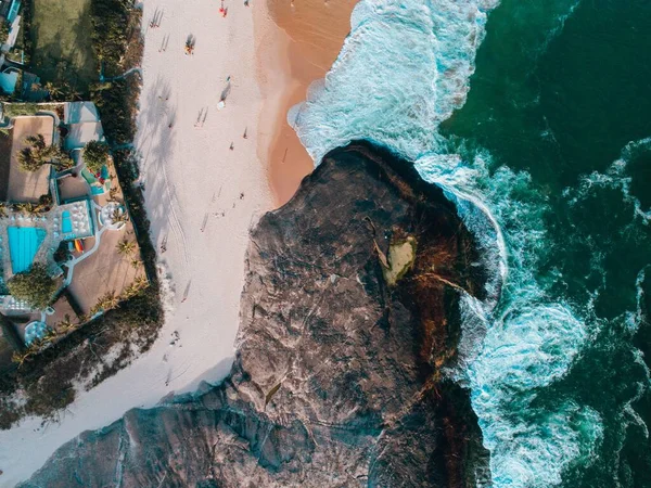 Uitzicht Vanuit Lucht Een Klif Het Zandstrand Brazilië — Stockfoto