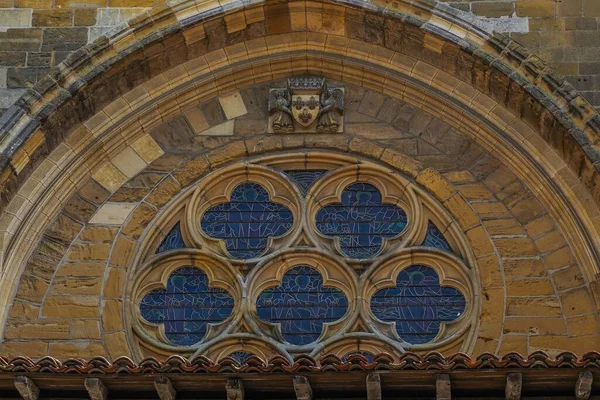 Gros Plan Vitrail Sur Arche Cathédrale Sainte Marie Située Bayonne — Photo