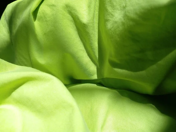 Κοντινό Πλάνο Από Πράσινο Τσαλακωμένο Συνθετικό Ύφασμα — Φωτογραφία Αρχείου