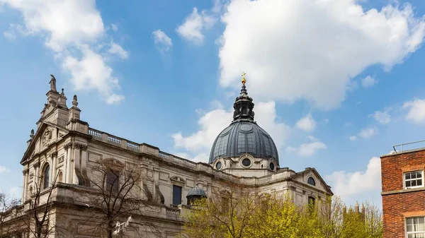 Beautiful View London Oratory Knightsbridge Cloudy Sky Background — Stock Photo, Image