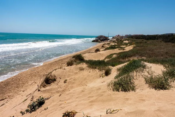 Schöne Aufnahme Eines Strandes Unter Blauem Himmel Guardamar Spanien — Stockfoto