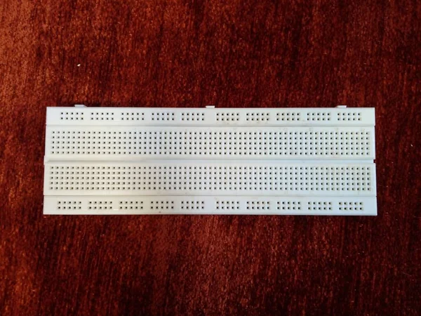 Uma Vista Superior Breadboard Eletrônico — Fotografia de Stock