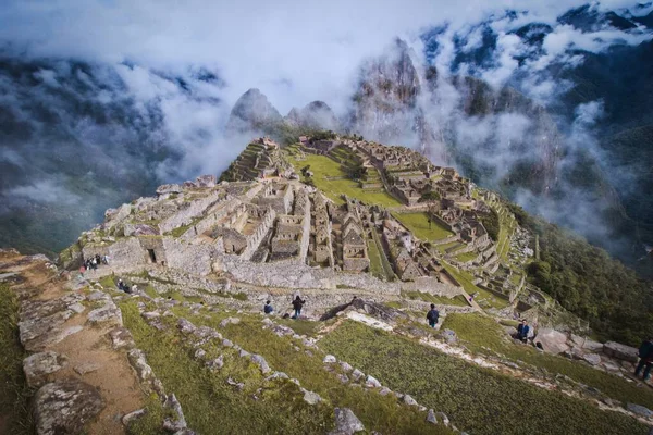 Montaña Machu Picchu Aguas Perú Con Grupo Turistas — Foto de Stock