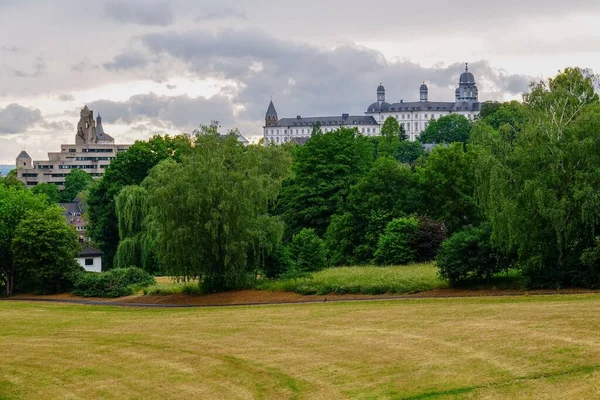 Homlokzat Althoff Grandhotel Schloss Bensberg Között Zöld Fák Fogott Németországban — Stock Fotó