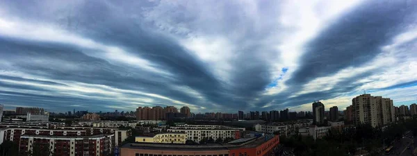 Красивый Пейзаж Городского Пейзажа Множеством Зданий Облачным Небом — стоковое фото