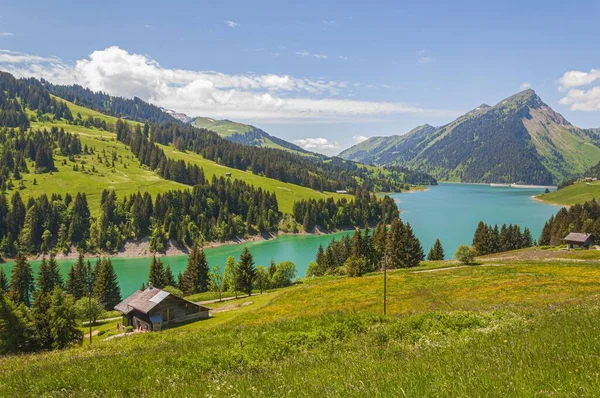 Schöne Aussicht Auf Einen Von Bergen Umgebenen See Longriner See — Stockfoto