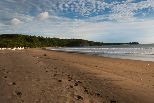 Een Prachtig Schilderstuk Van Een Betoverende Baai Overdag — Stockfoto