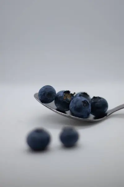 Vertical Shot Blueberries Spoon Isolated White Background — Stock Photo, Image