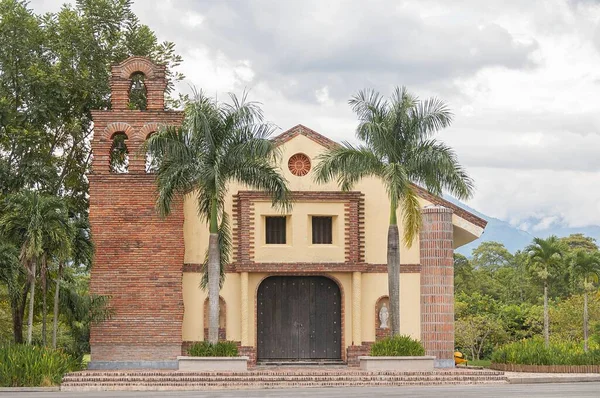 Kerk Gelegen Een Woonwijk Stad Villavicencio Colombia Genaamd Hacienda Primavera — Stockfoto