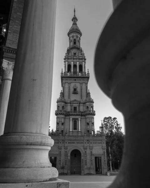 Šedivý Svislý Záběr Krásného Španělského Náměstí Plaza Espaa Seville — Stock fotografie