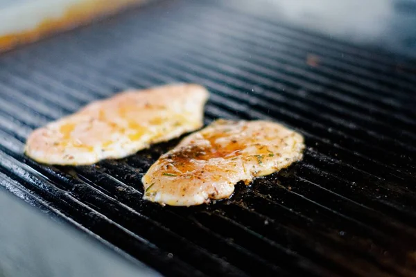 Meat Cutlet Getting Grilled — Stock Photo, Image