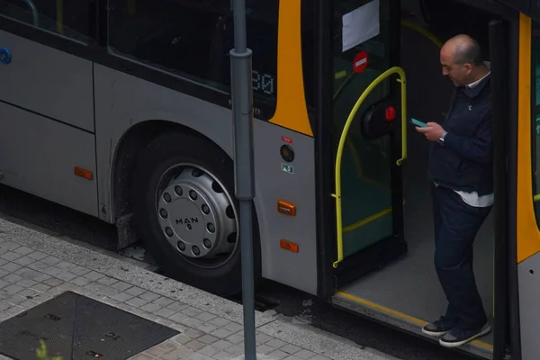 Barcelona Hiszpania Maja 2020 Kierowca Autobusu Ulicy Podczas Porodu Covid — Zdjęcie stockowe