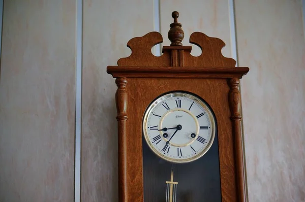 Vaales Países Bajos Agosto 2019 Antiguo Reloj Madera Contra Una — Foto de Stock