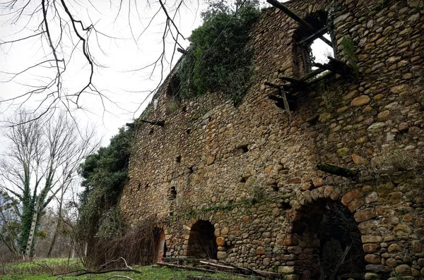 Abandonned Talo Llodio Espanja Osoittaa Toiminnan Luonnon Ajan Vanhoja Rakennuksia — kuvapankkivalokuva