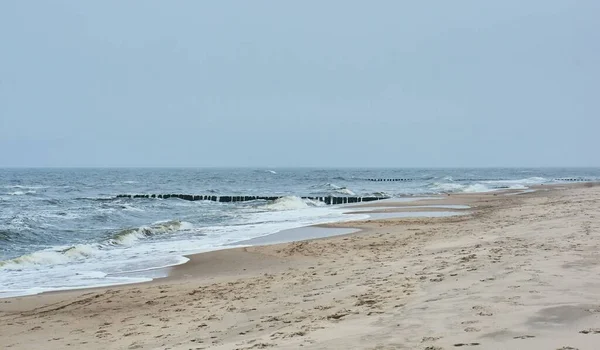 Пляж Невеликими Морськими Хвилями Сарбіново Польща — стокове фото