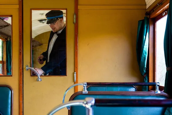 Uppsala Suécia Jul 2019 Condutor Uma Carruagem Trem Antiga — Fotografia de Stock