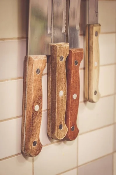 Vertical Closeup Shot Brown Knifes Kitchen — Stock Photo, Image