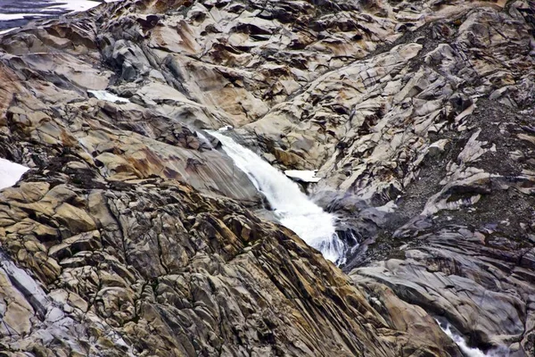 Uno Scenario Affascinante Delle Rocce Ricoperte Ghiaccio — Foto Stock