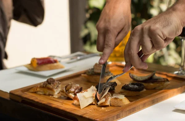 Primer Plano Del Chef Sartén Con Carne Asada Verduras Perfecto — Foto de Stock