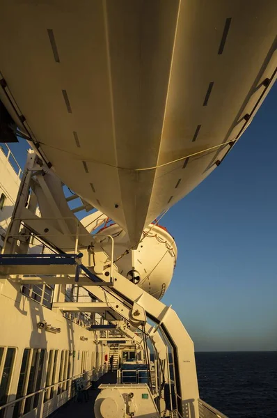 Een Lage Engel Shott Van Witte Oranje Reddingsboot Boot Oceaan — Stockfoto