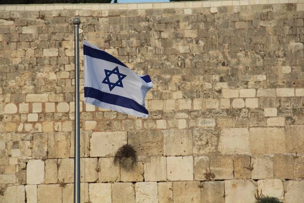 Ньому Вистрілив Ізраїльський Прапор Зіркою Давида — стокове фото