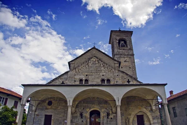 Facciata Della Chiesa San Donato San Grato Brovello Carpugnino — Foto Stock