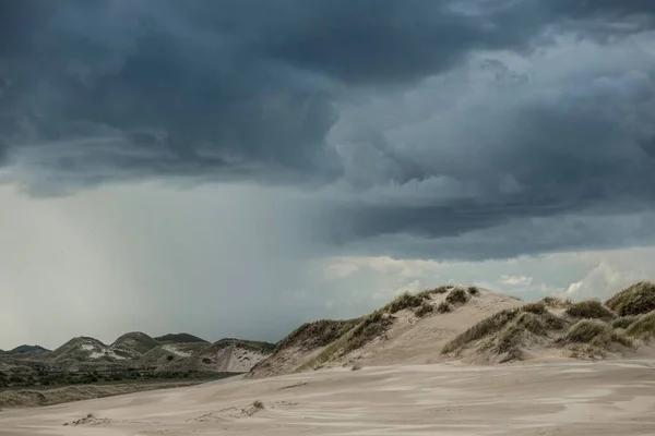 Vacker Bild Kullar Havsstrand Dyster Väder Perfekt Tapet Eller Bakgrund — Stockfoto