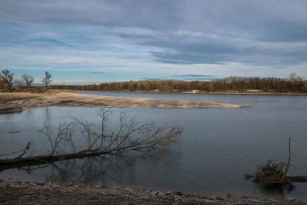 Μια Lakescape Και Συννεφιασμένο Ουρανό Της Erholungsgebiet Karlsfelder Δείτε Karlsfeld — Φωτογραφία Αρχείου