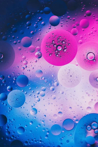 Вертикальная Иллюстрация Эстетических Освежающих Фиолетовых Розовых Белых Синих Пузырей — стоковое фото