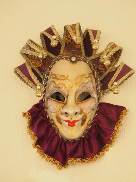 Máscara Recuerdo Veneciana Colgada Una Pared — Foto de Stock