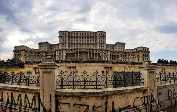 Een Panoramische Opname Van Het Paleis Van Het Parlement Boekarest — Stockfoto