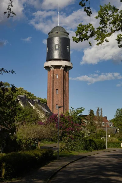 Låg Vinkel Skott Ett Torn Byggnad Stad Tyskland — Stockfoto