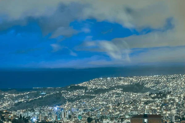Een Schilderstuk Van Stad Lichten Avond Beneden Prachtige Lucht — Stockfoto