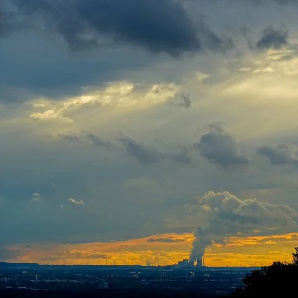 Coal Power Plant Far Distance Dramatic Evening Sky — Stock Photo, Image