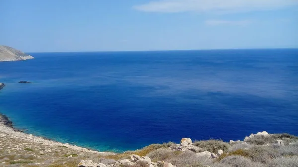 Atemberaubende Aufnahme Eines Blauen Ruhigen Ozeans Einklang Mit Dem Himmel — Stockfoto