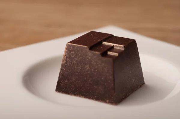 Солодкий Шоколадний Торт Білій Тарілці — стокове фото