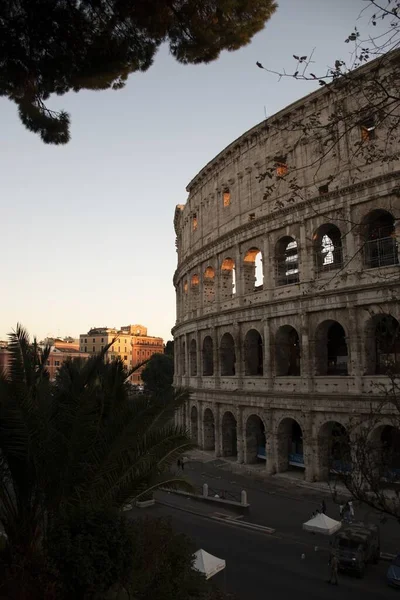 Uma Vista Oppian Hill Park Coliseu Roma Itália Durante Pôr — Fotografia de Stock