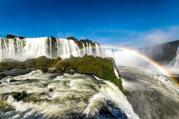 阿根廷卡塔拉塔斯Iguazu国家公园瀑布上的彩虹 — 图库照片