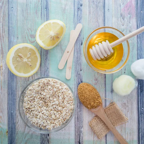 Overhead Shot Natural Skincare Product Ingredients Lemon Honey Oat Flakes — Stock Photo, Image