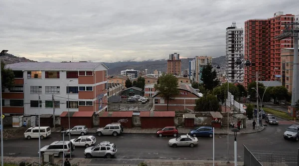 Una Foto Calle Llena Coches Zona Urbana — Foto de Stock